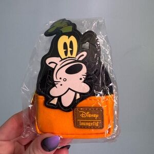 Loungefly Goofy Coin Purse - Black and Orange. NEW